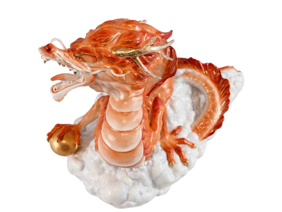 Figur Drachen auf Wolke rot und goldstaffiert Limited Edition