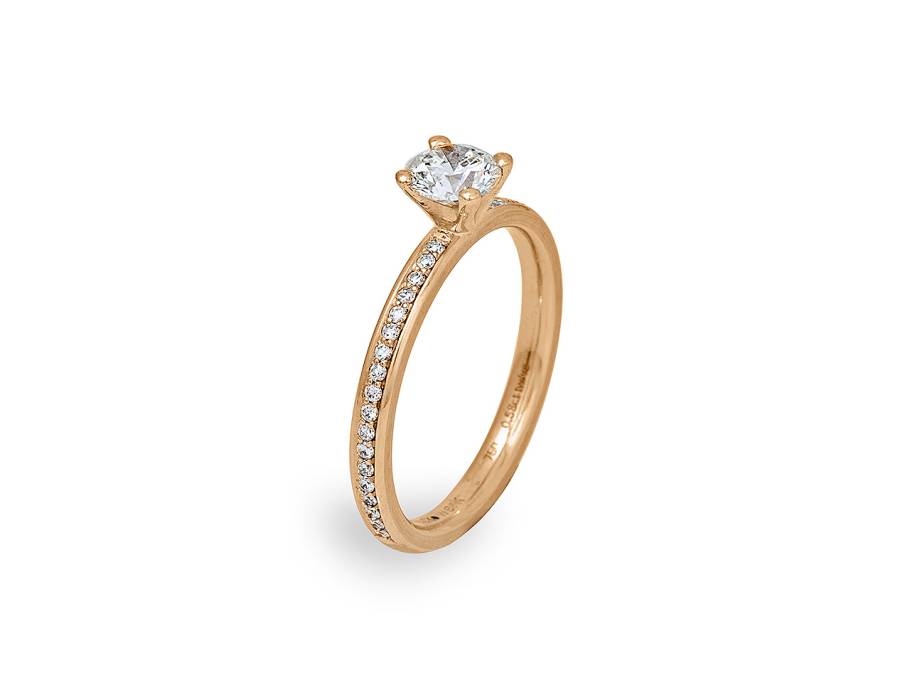 Alpenring Solitaire-Ring Rotgold 2,0mm gerundet mit Brillanten 0,380ct