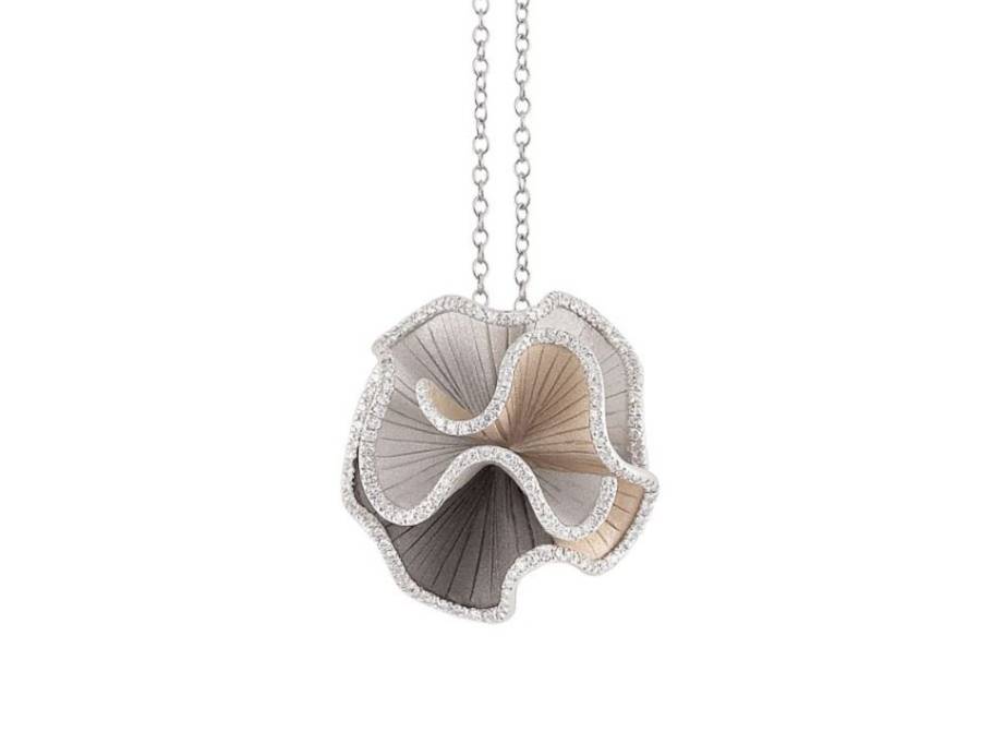 Sultana  Kette mit Anhänger Tricolor White Ice, Black Lava und Natural Beige Gold 45cm mit Brillanten 0,570ct