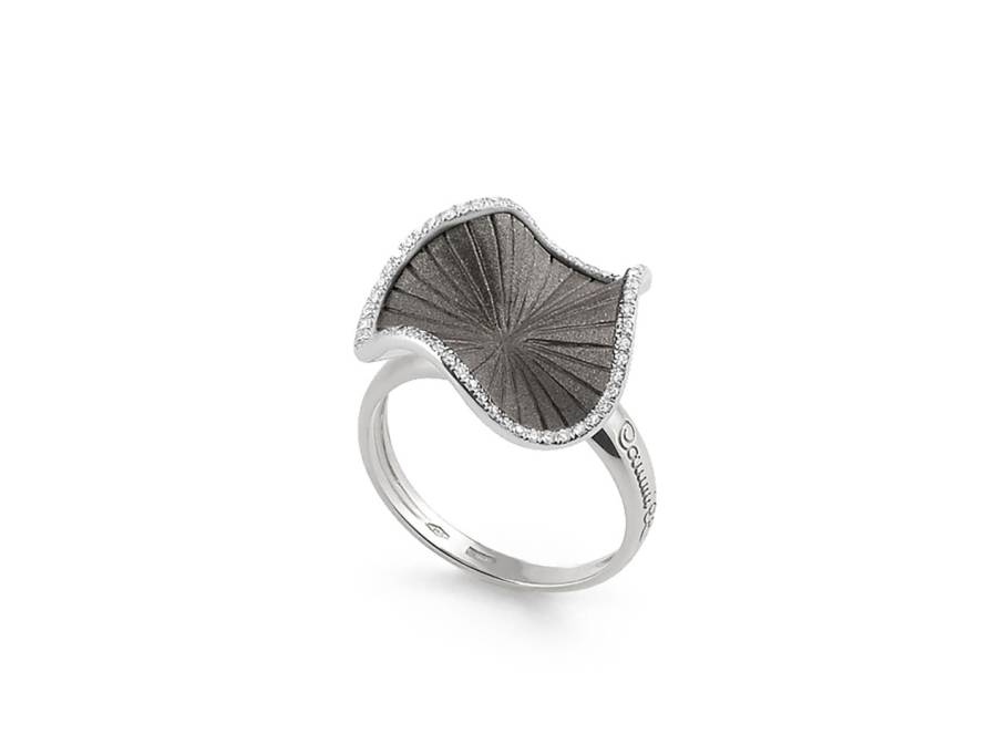  Sultana Ring Black Lava Gold mit Brillanten 0,190ct