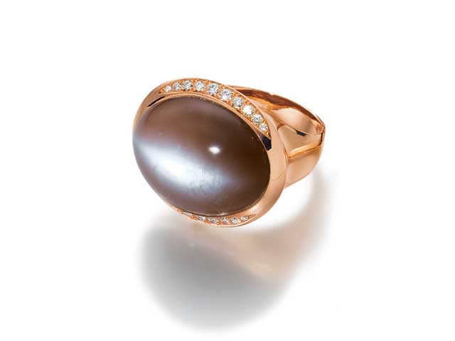 Art of Jewellery Ring Rotgold mit braunem Mondstein und Brillanten 0,260ct