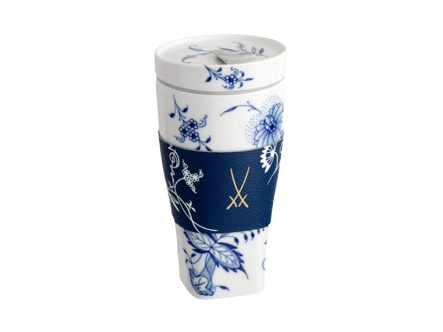 Coffee to Go Becher "Zwiebelmuster Style" aus Meissner Porzellan mit Manschette