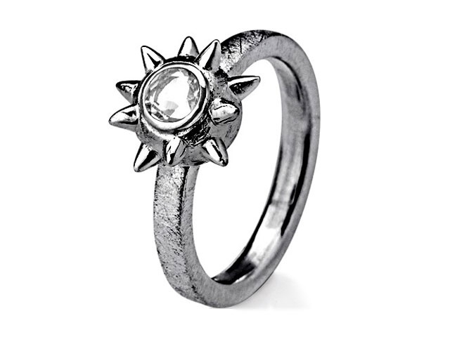 Sternenglanz und Schattentanz Ring  Wurfsternring klein Bergkristall Silber Vintage