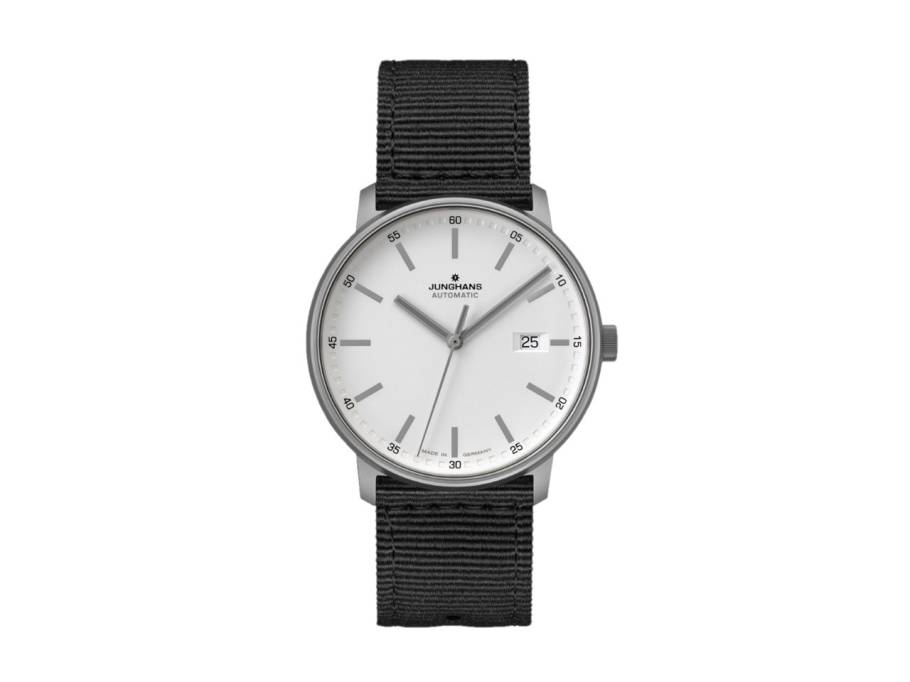 FORM A Datum Automatik Titan 40mm weißes Zifferblatt schwarzes Textilband