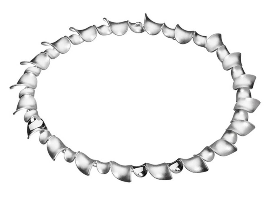 Silber Chao-Hsien Kuo: Miss Spring Collier