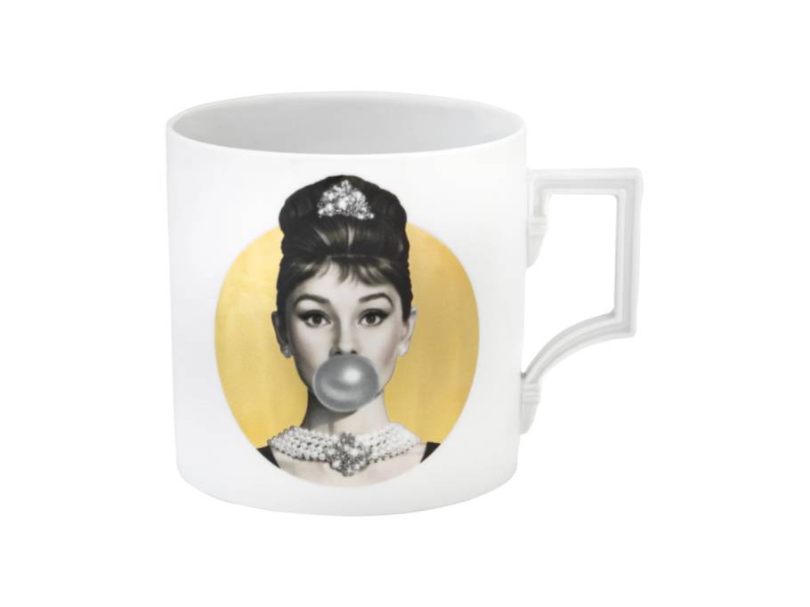 MUG Collection Big Mug Henkelbecher X Michael Moebius "Legends blowing Bubbles" Audrey Hepburn Gold