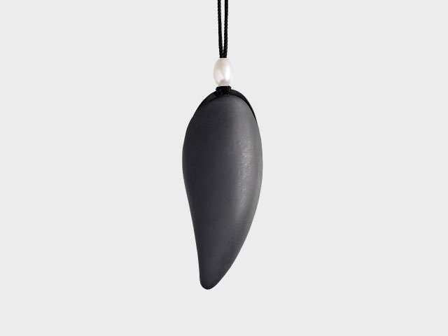 20.703 Anhänger Mussel schwarz