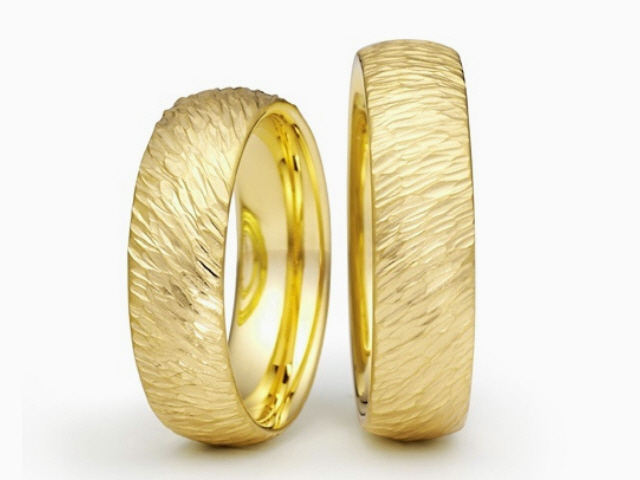 Trauringpaar Hammerschlag Gelbgold 6,0mm gewölbt 