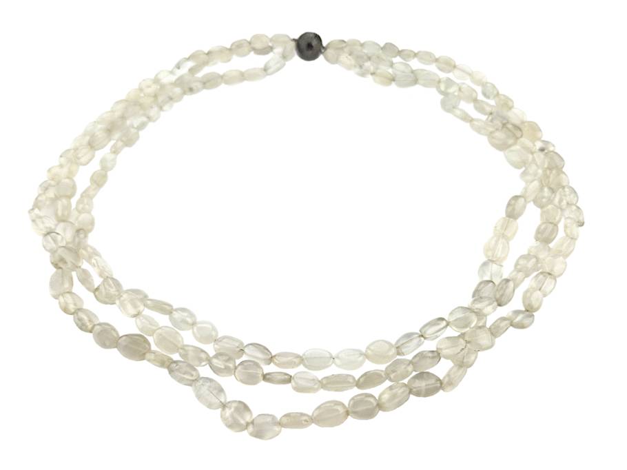 Schmucksteinkette aus weißen Mondsteinen mit schwarzer Magnetschließe 45cm