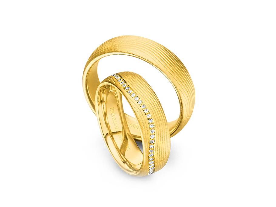 Zen Trauringpaar Gelbgold gewölbt mit Brillanten 0,190ct